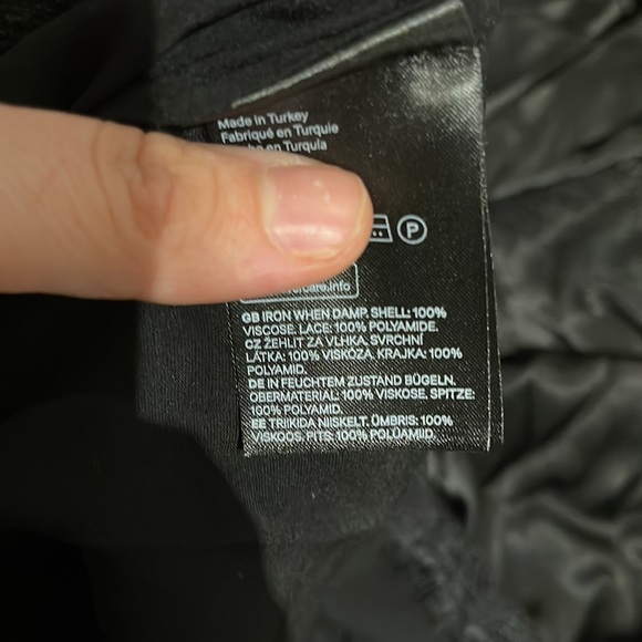 Beautiful 2 for 1 satin laced night gown robe( one black and the other one nude) - Picture 10 of 11